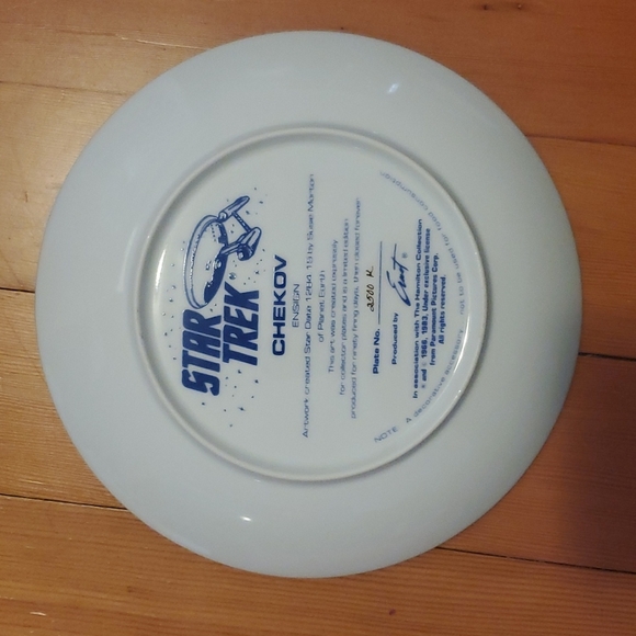 Hamilton Collection 1983 Star Trek collectible plate featuring Chekhov - Picture 2 of 4